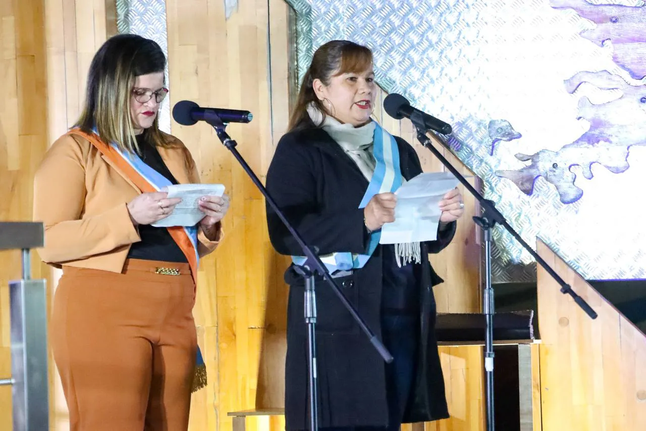 Tolhuin llevó adelante su Vigilia con el acompañamiento de sus vecinos (4)