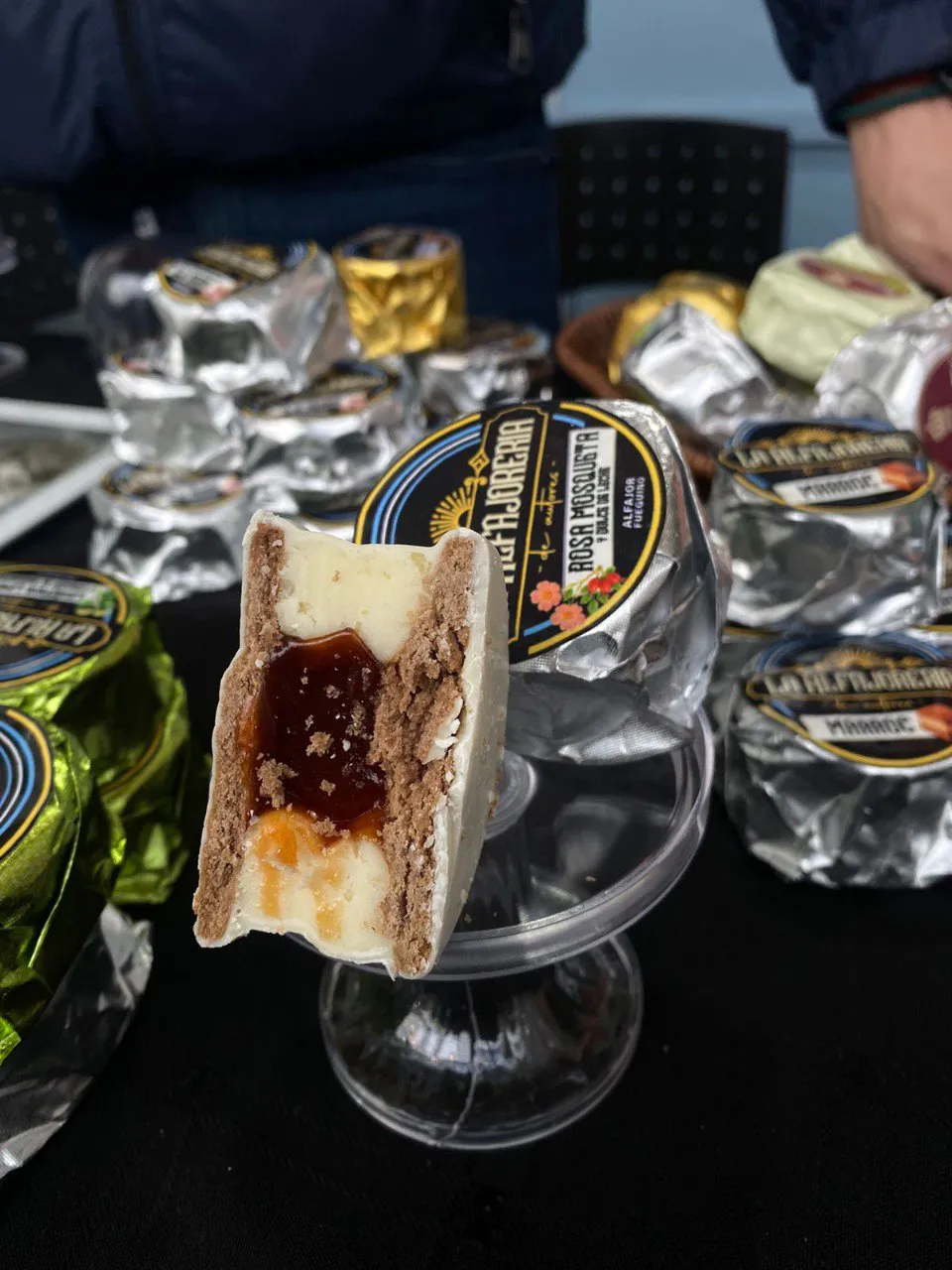 photo_5021775011043717018_y