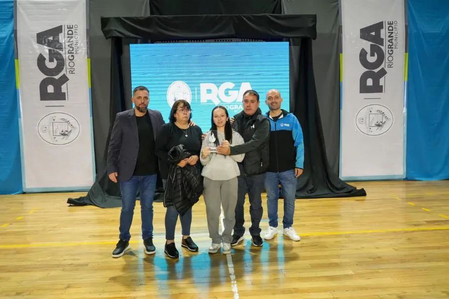 photo_4924787098947530570_y