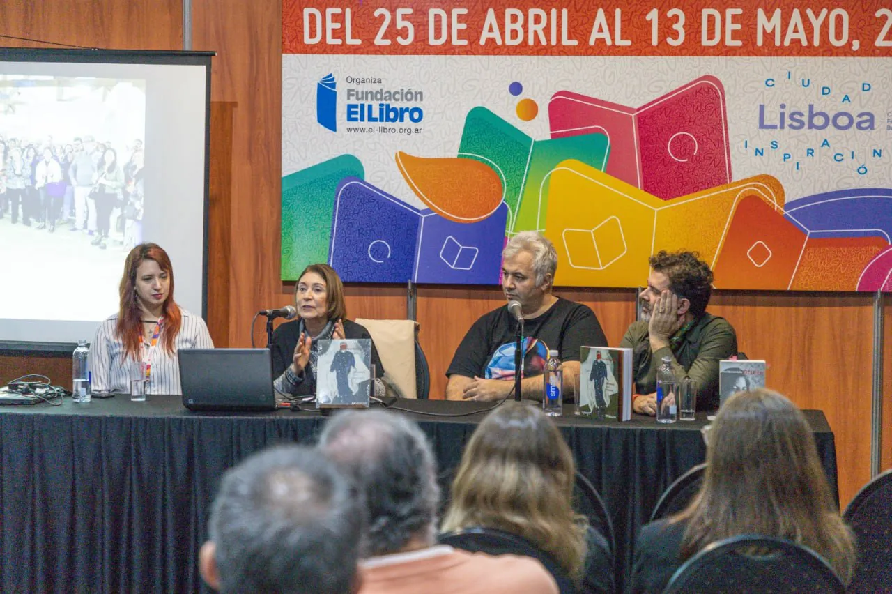 Se presentó en la Feria Internacional del Libro la obra “Dibujando en el Horizonte” (3)