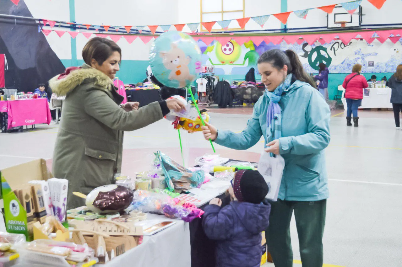 Vecinos riograndenses recorrieron la nueva edición de “Somos Feriantes” (1)