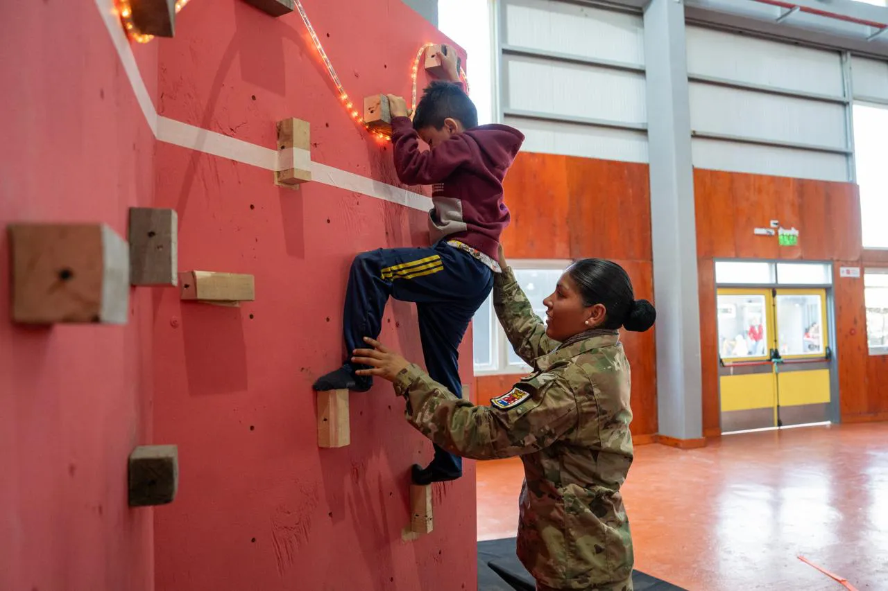 Vecinos celebraron el cumpleaños de la Casa de la Alegría con diversas actividades (4)