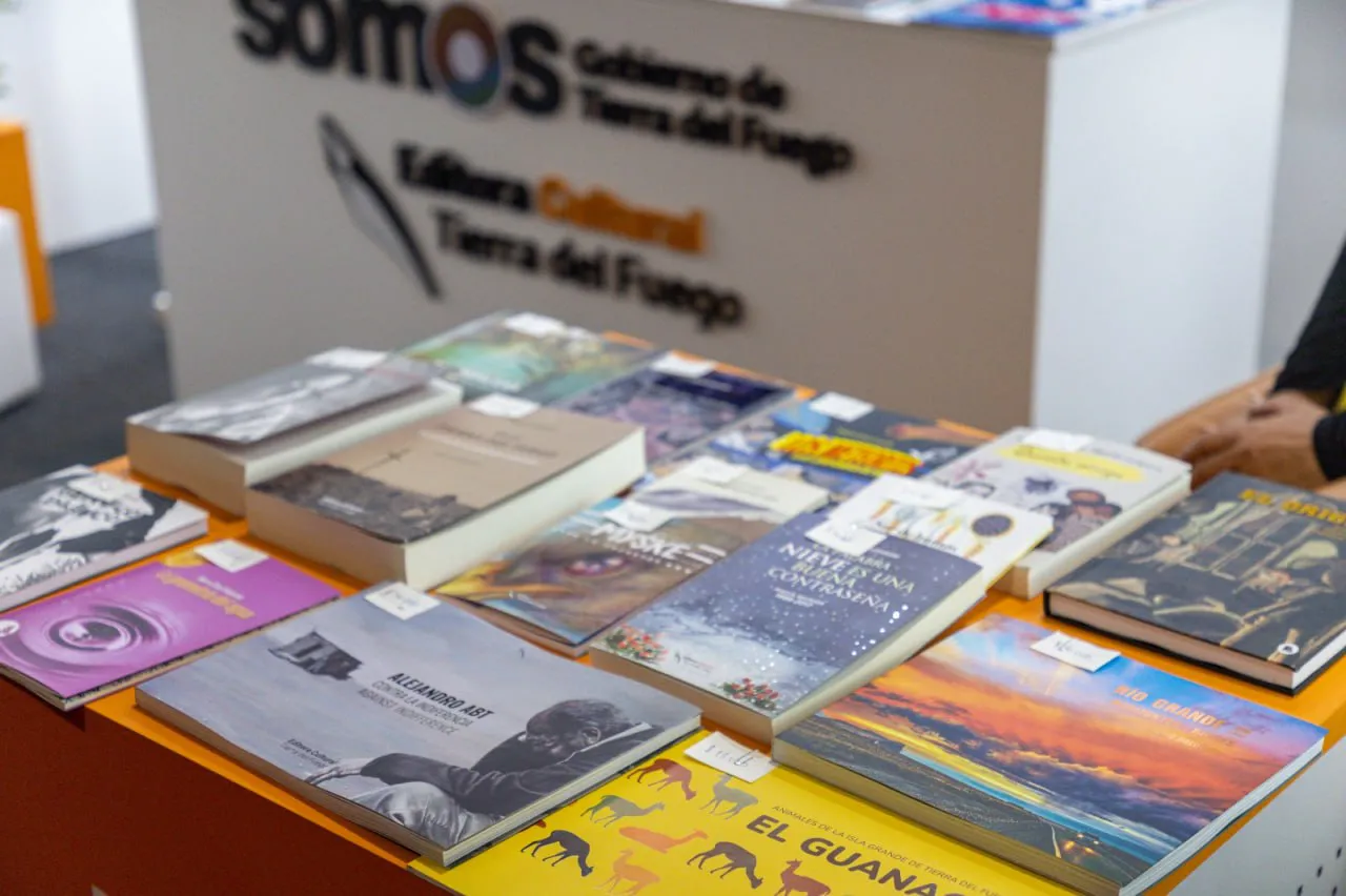 La Editora Cultural Tierra del Fuego participa de la Feria Internacional del Libro (1)