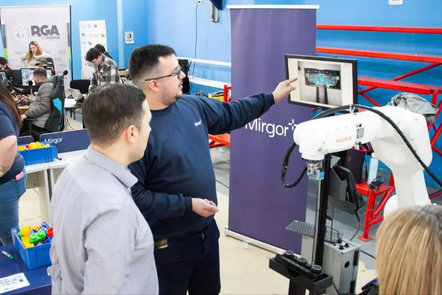 photo_5033138175953973439_y