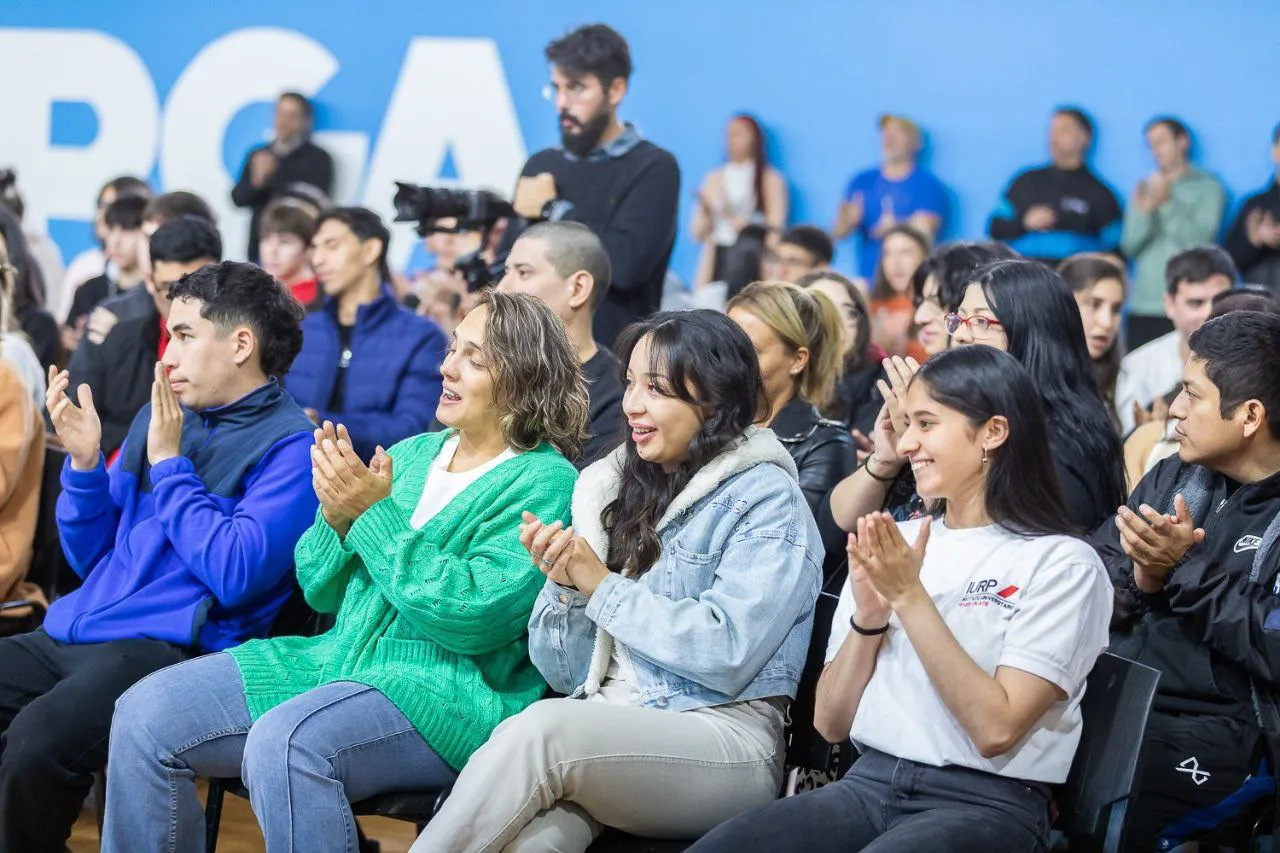 photo_5175032681254202629_y