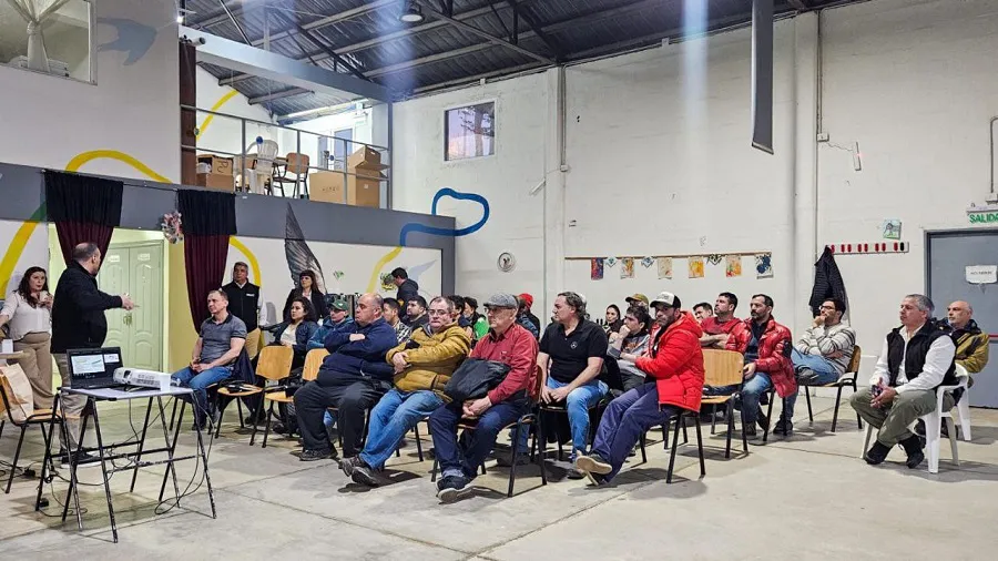 Se brindó una capacitación a trabajadores de colectivos en servicio de vehículos pesados