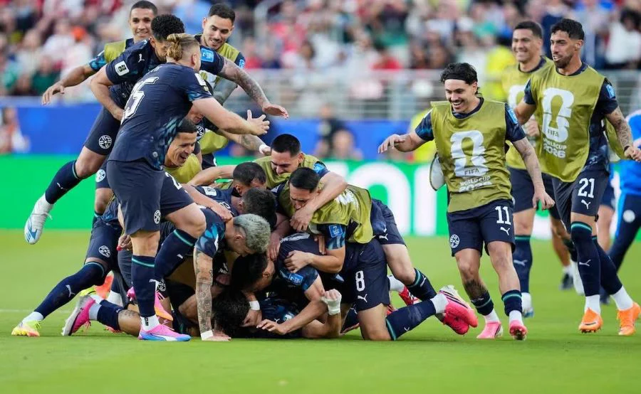 Paraguay le ganó a Turquía y definirá ante Australia su pase a octavos