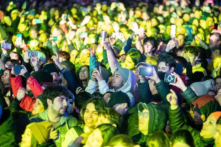 photo_5095852420826770915_x