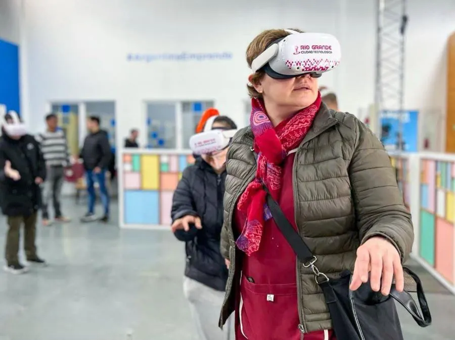 photo_4918392566953652254_y