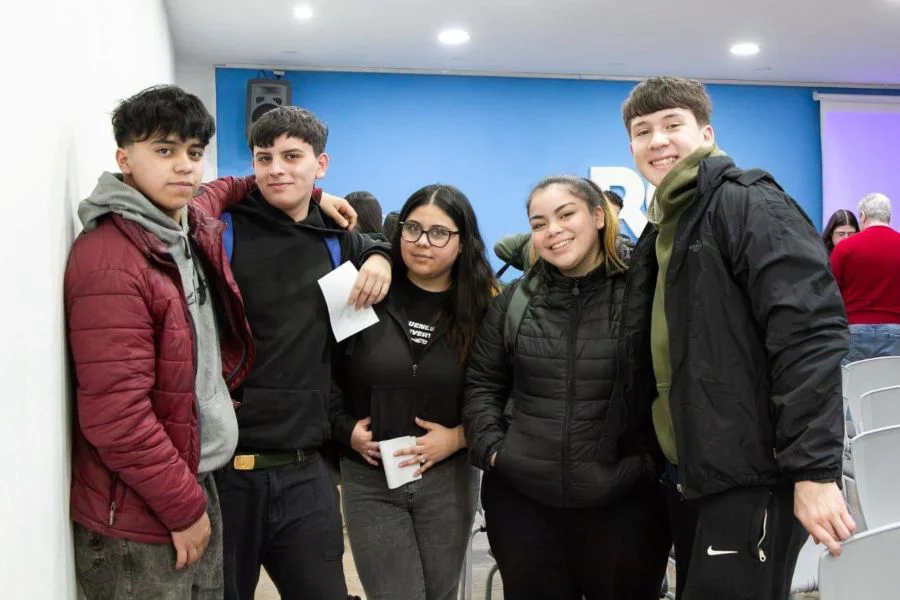 Estudiantes de último año reciben orientación vocacional del municipio
