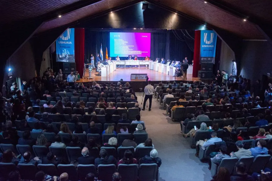 photo_5048589252081855678_y