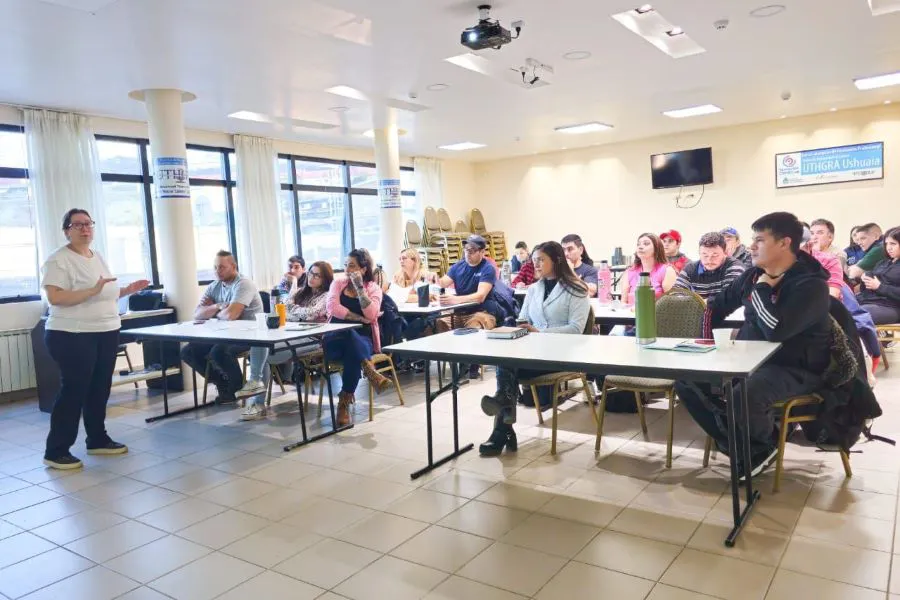 photo_5140968797413420616_y