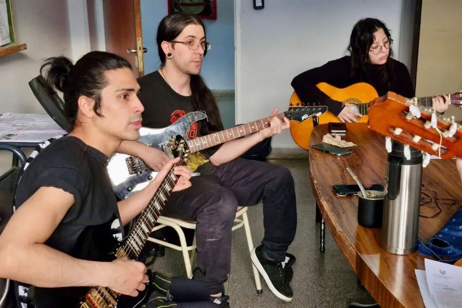 photo_4902615034656567650_y