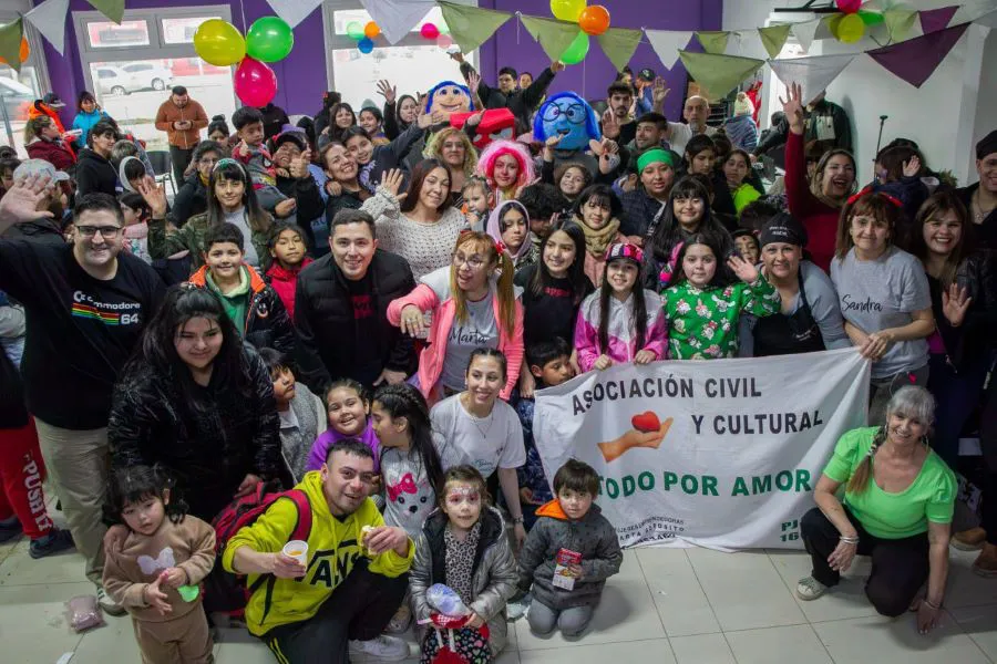 photo_5048824818153143936_y