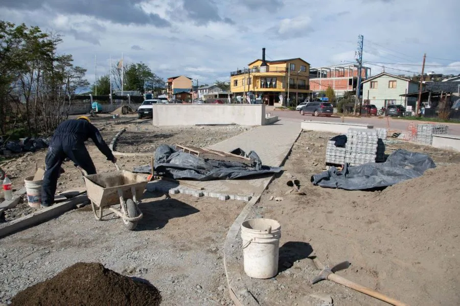 photo_4904977159298943859_y