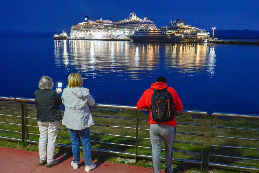 photo_5064545180140547663_y