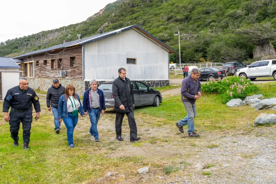 photo_4983681009065242101_y