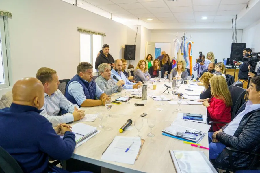 photo_5179377199587897453_y