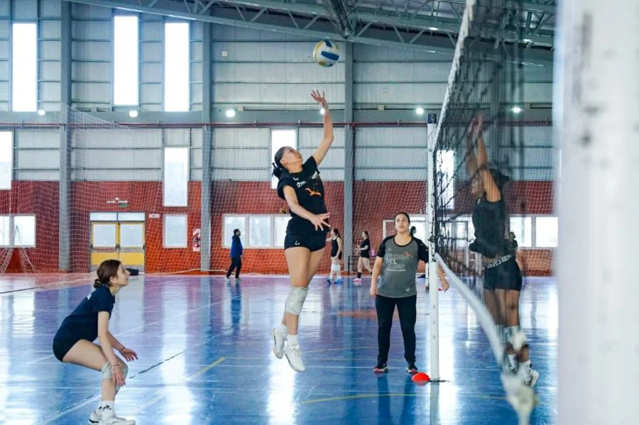 Continúan los entrenamientos de Vóley Femenino para los Juegos de la Araucanía