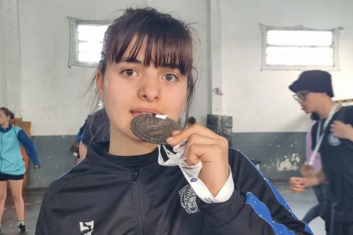 photo_5125215673419238262_x