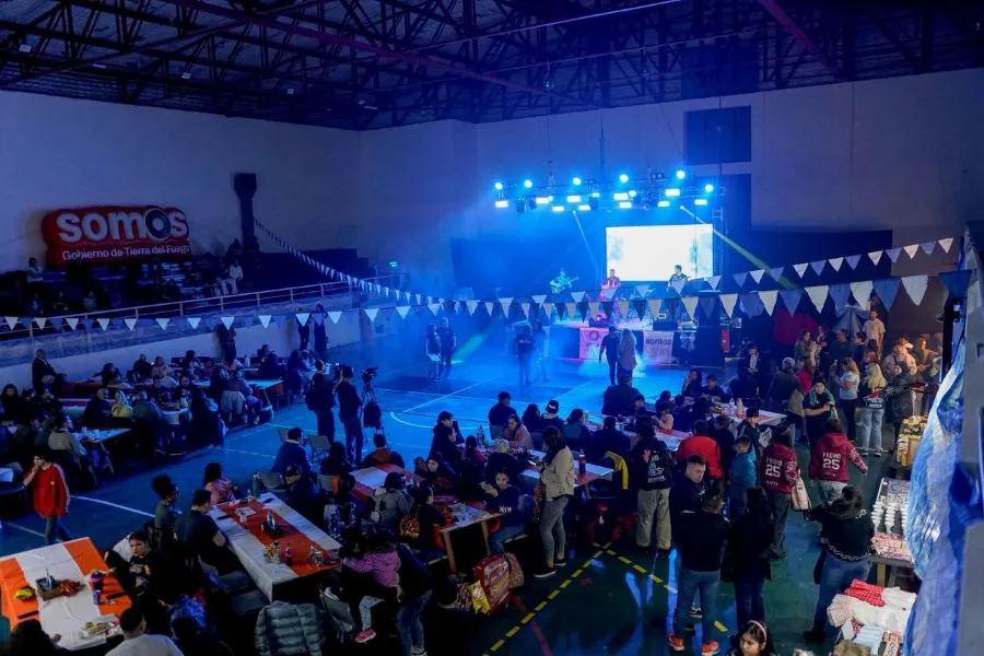 photo_4972458469974191631_y