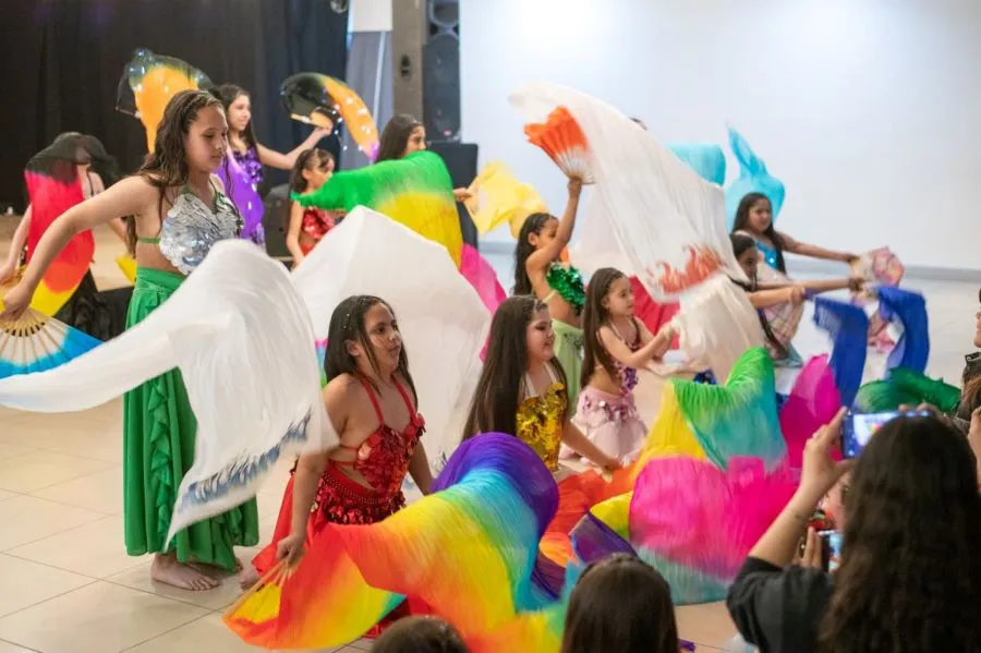 photo_4949570924261257122_y