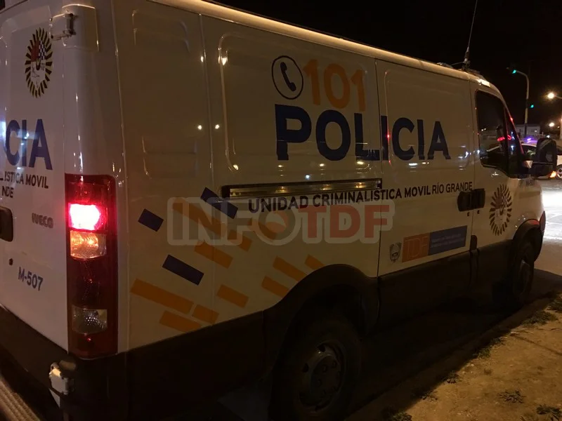 Allanaron cuatro viviendas por un robo con arma y detuvieron a tres personas