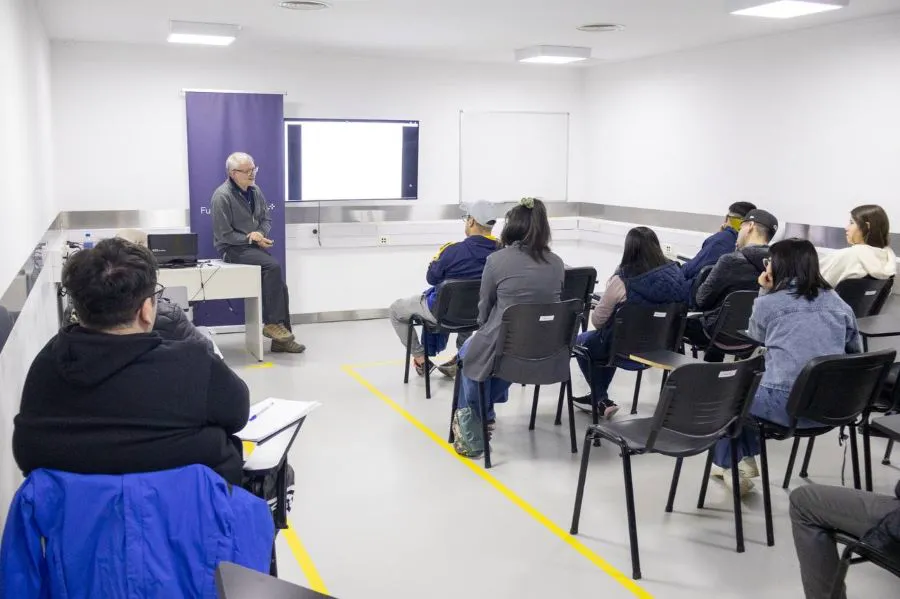 photo_5037441295097900863_y