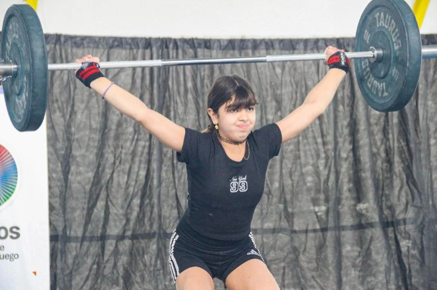 photo_5026117502156606584_y