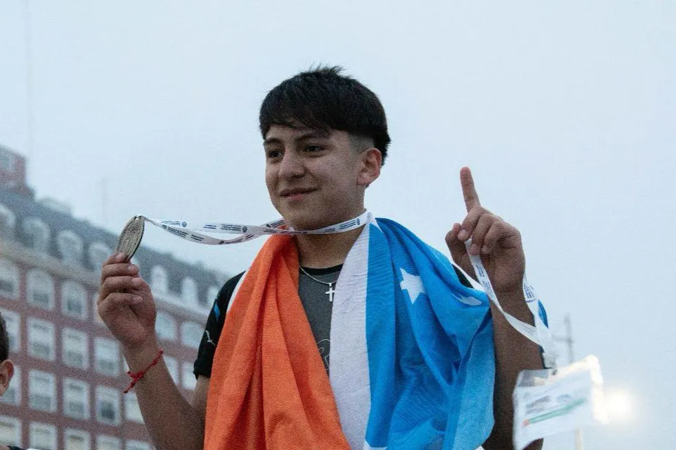 photo_5125215673419238263_y