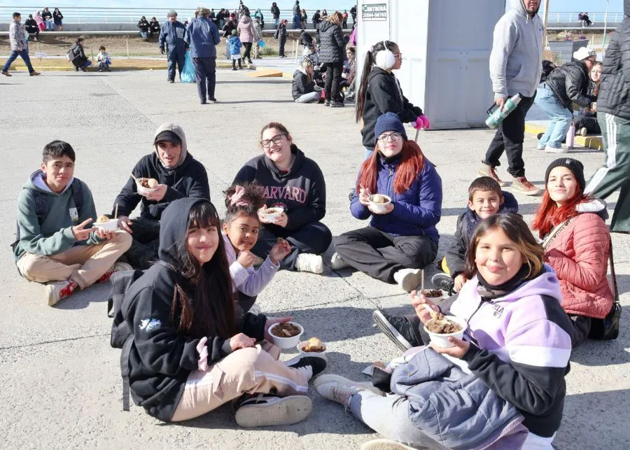 photo_5148120587976158596_y