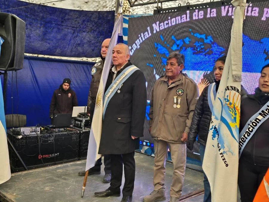 photo_5053441263755004912_y