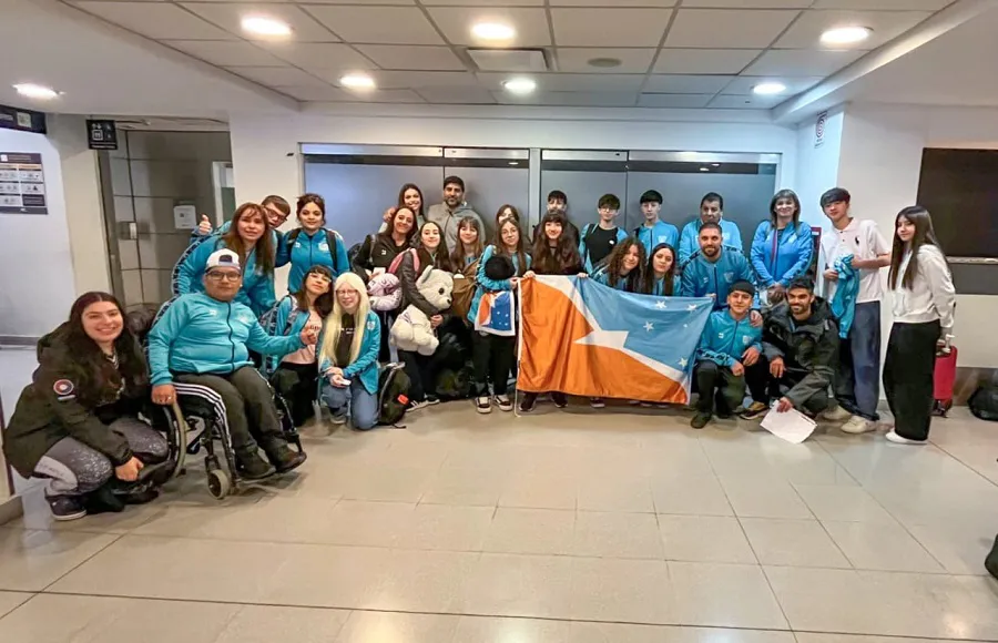 Partió la delegación fueguina que participará de los Juegos Nacionales Evita (1)