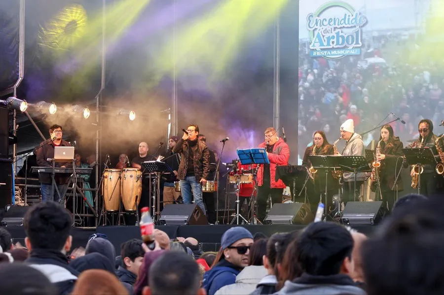 photo_5095852420826770917_y