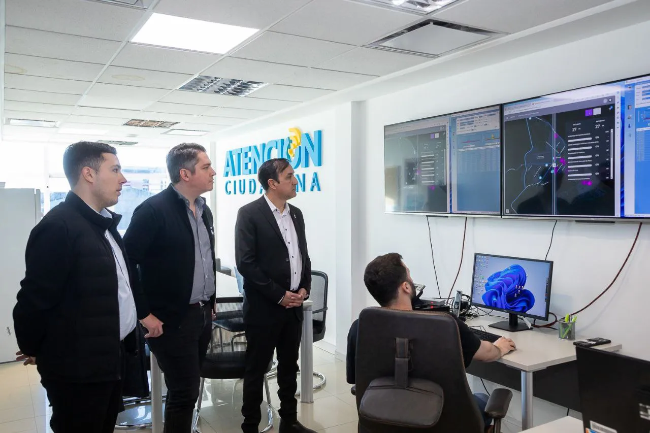 Perez recorrió junto a Pablo Grasso diversos establecimientos municipales  (1)