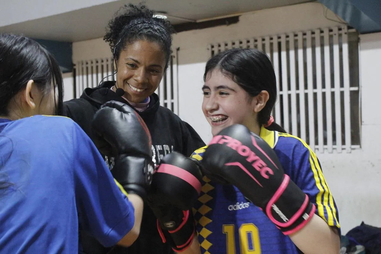 La boxeadora Danila Ramos brindó una charla para más de 100 deportistas (2)