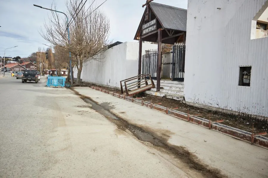 photo_5053087556014551340_y