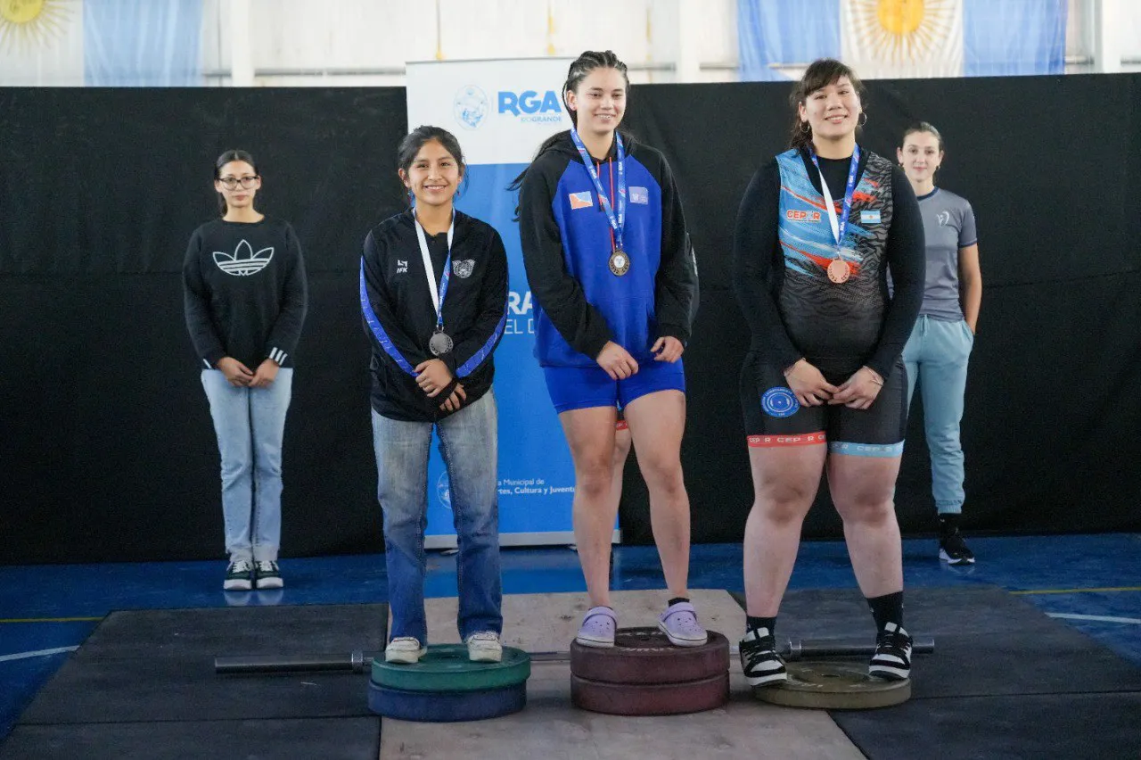 Destacada participación de pesistas riograndenses en la Liga Patagónica  (4)