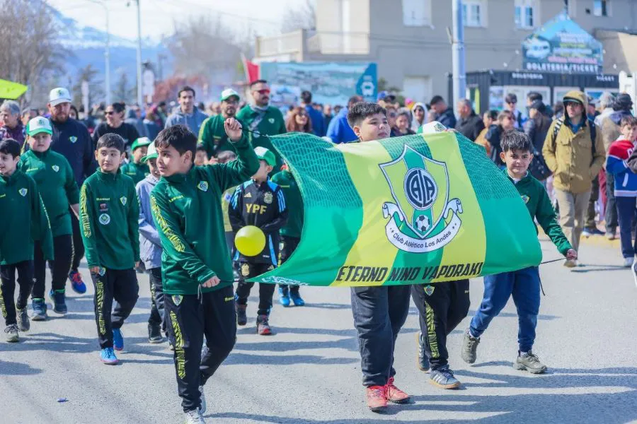 photo_5143553641879898991_y