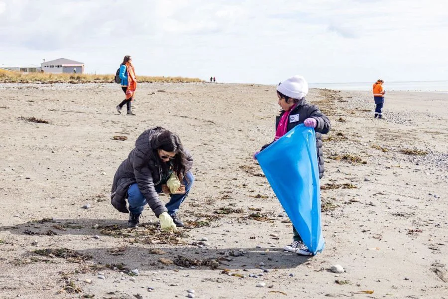 Organizan una jornada de plogging para este sábado en la costa de Río Grande
