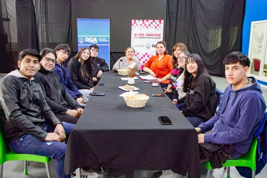 photo_4956438061571485123_y