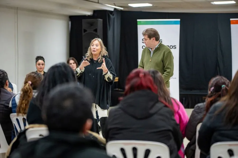 photo_4945347850422825868_y