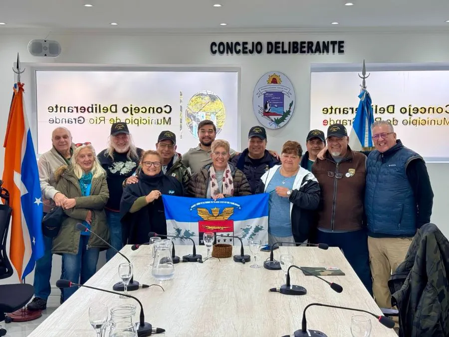 photo_5143284665254260465_y