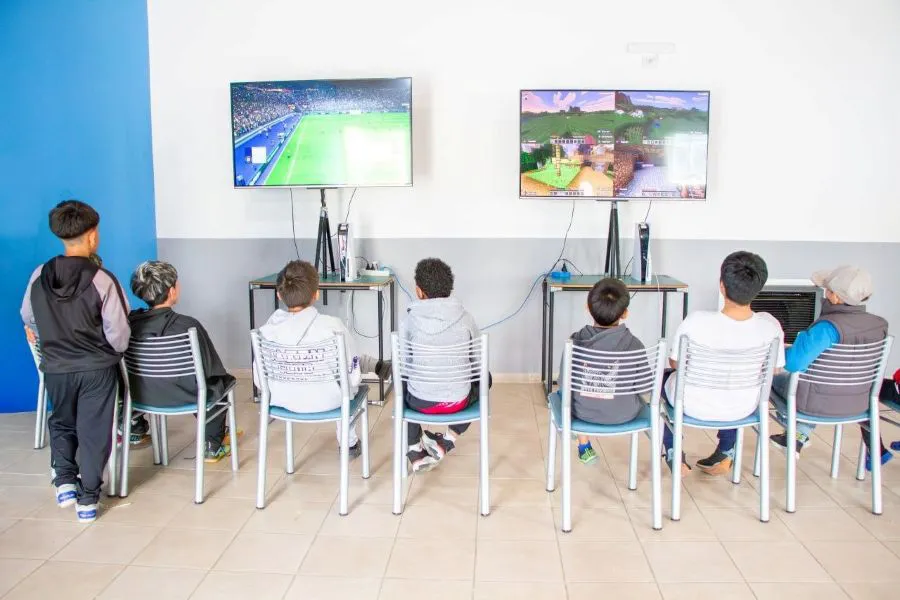 photo_5168322031081163731_y