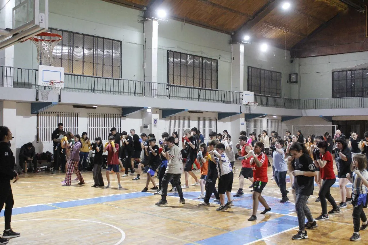 La boxeadora Danila Ramos brindó una charla para más de 100 deportistas (1)