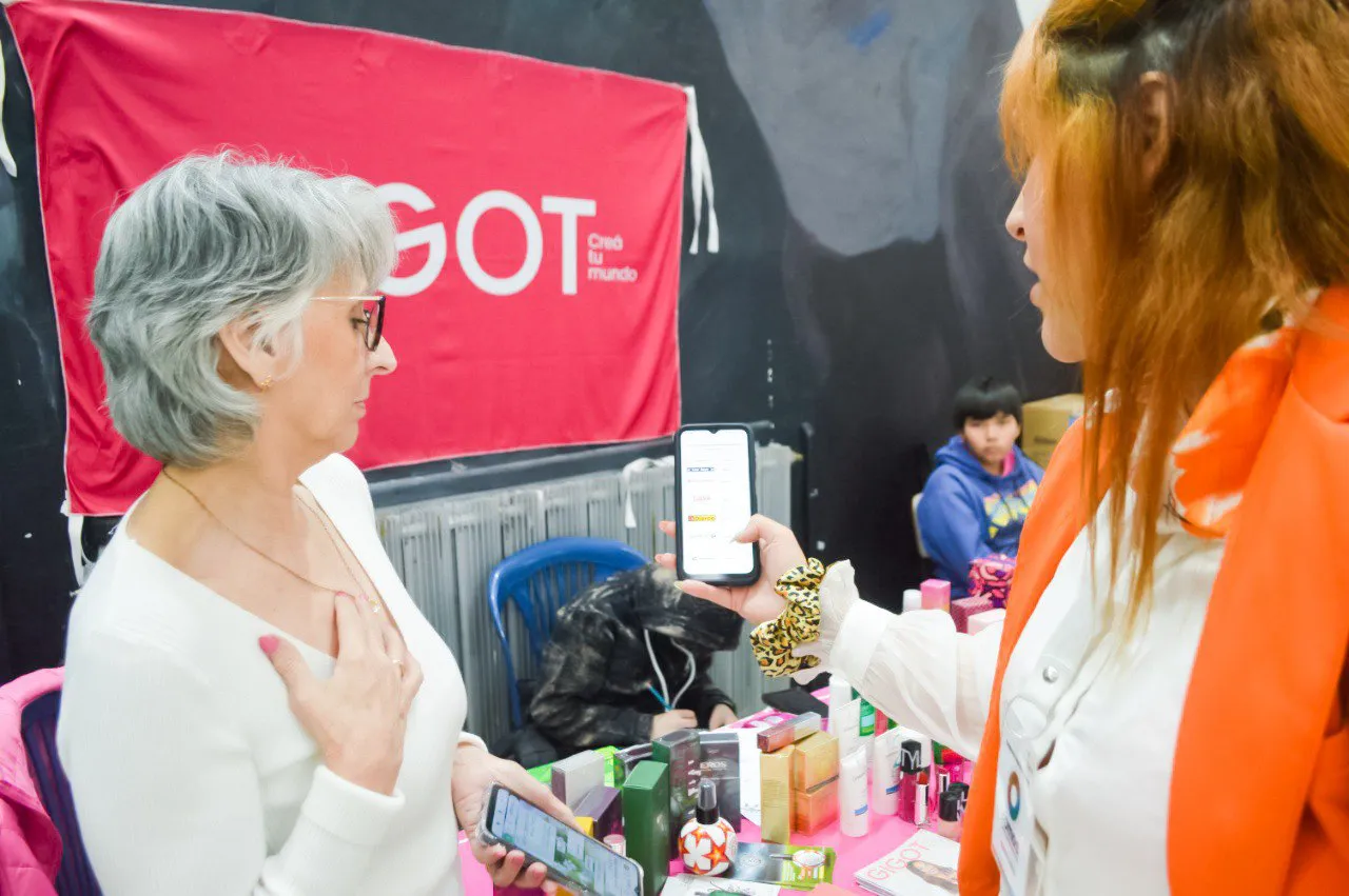 Vecinos riograndenses recorrieron la nueva edición de “Somos Feriantes” (3)