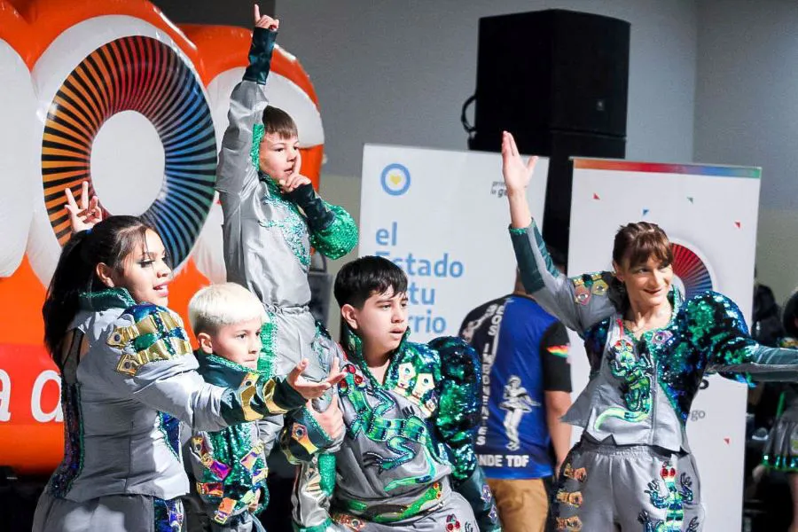 photo_5156707185378570187_y