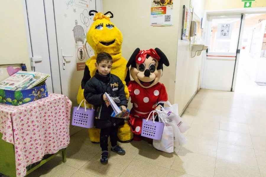 Se entregaron regalos a los niños que se encuentran internados en los hospitales