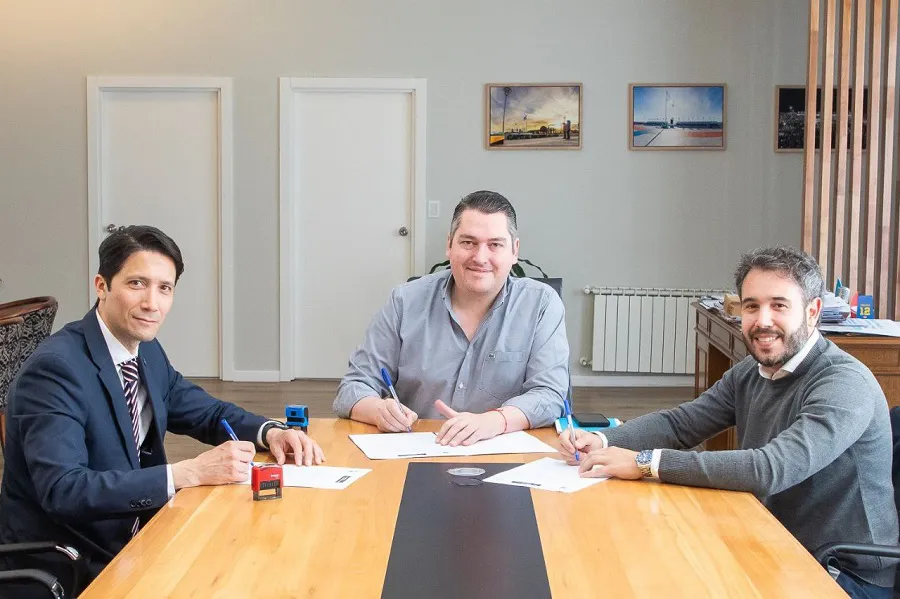 photo_4974641442936958227_y