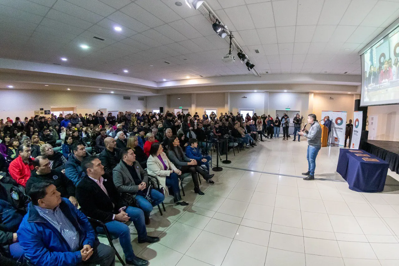 “Entre todos y todas, con fuerza, vamos a frenar este tarifazo” sostuvo Perez (1)